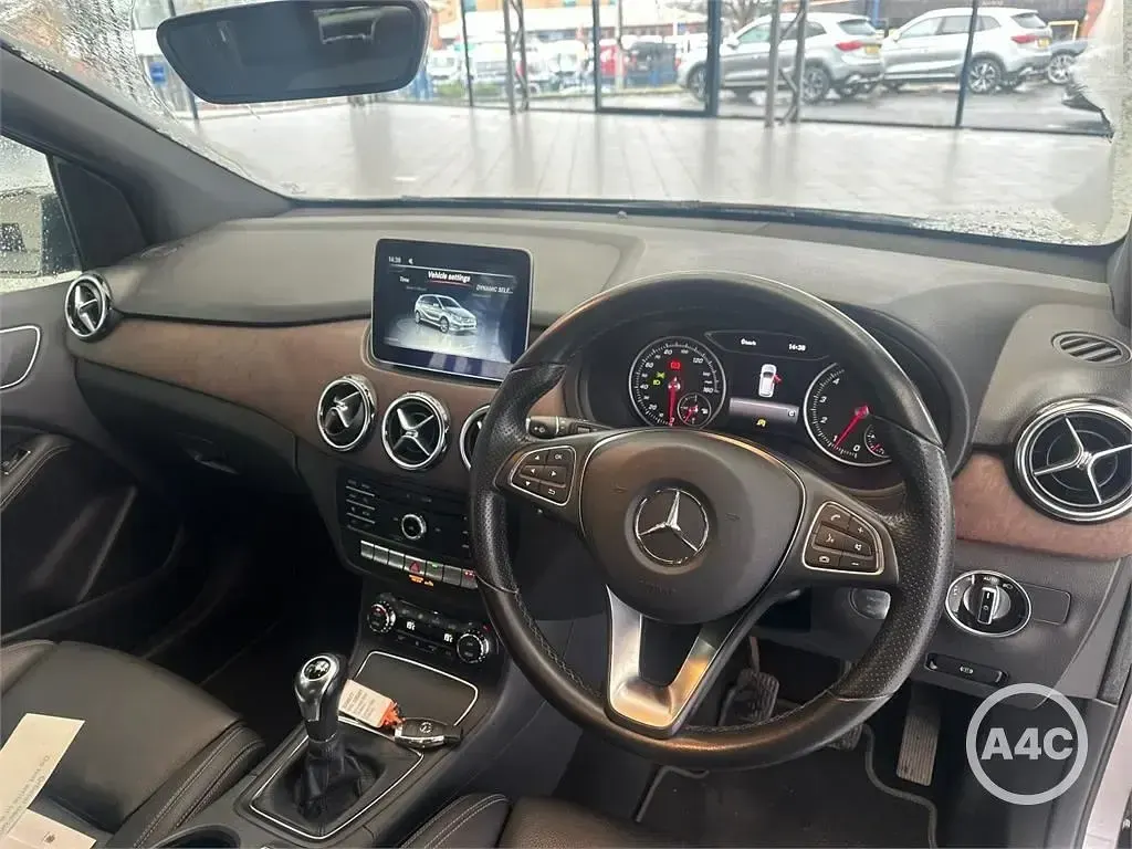 Used Mercedes B180 Exclusive 122 HP (89 kW) 2018 Mountain grey Hatchback