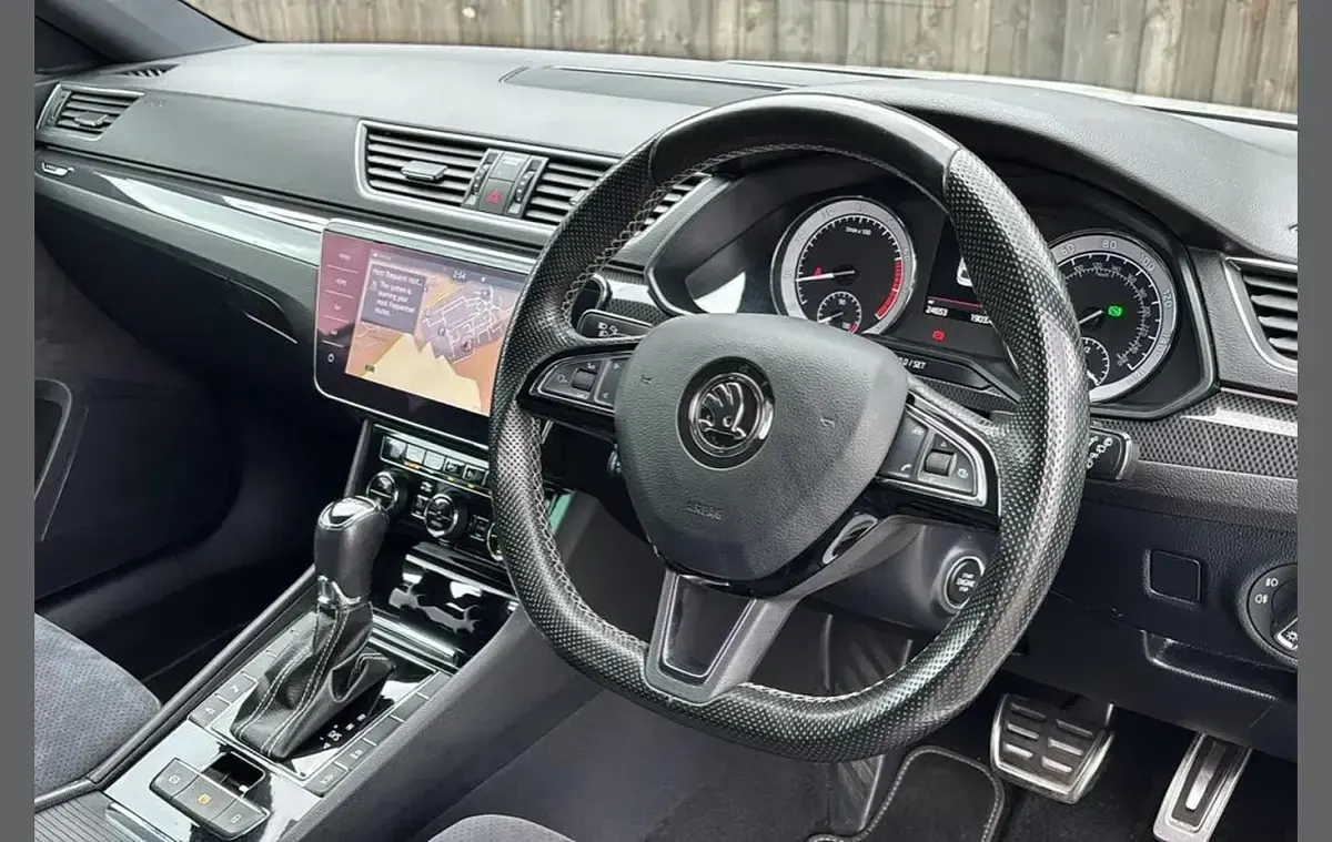 Used Skoda Superb SportLine 150 HP (110 kW) 2018 White Estate