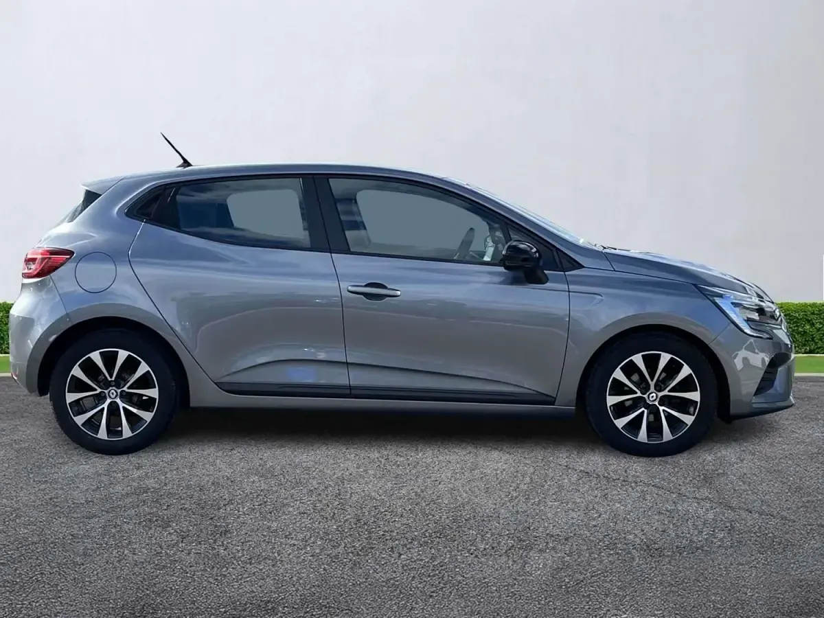 Używany Renault Clio V Evolution 2023 Szary Hatchback
