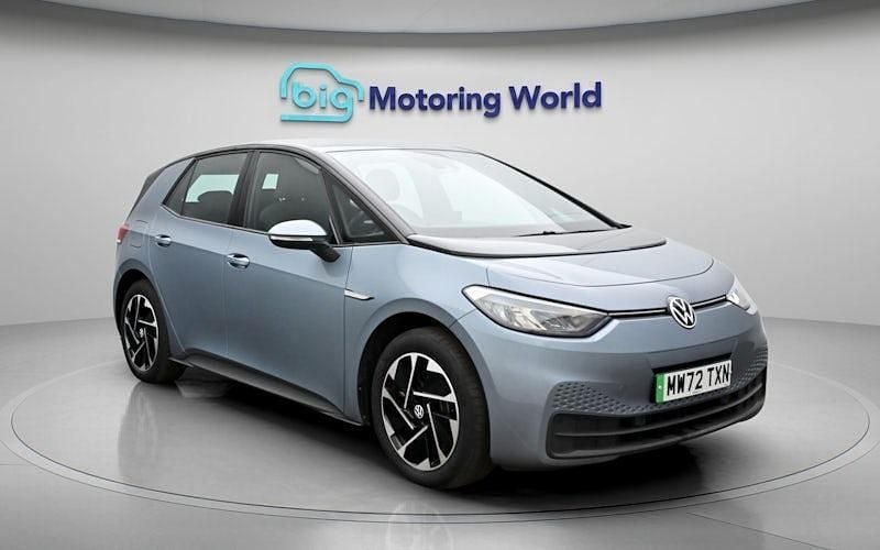 Begagnad VW ID.3 Pure 110 kW (150 HK) 2021 Blå Halvkombi