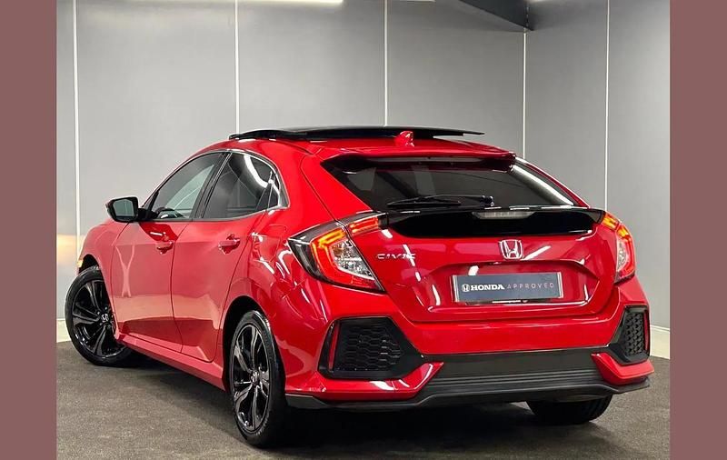Used Honda Civic EX 127 HP (93 kW) 2019 Red Hatchback