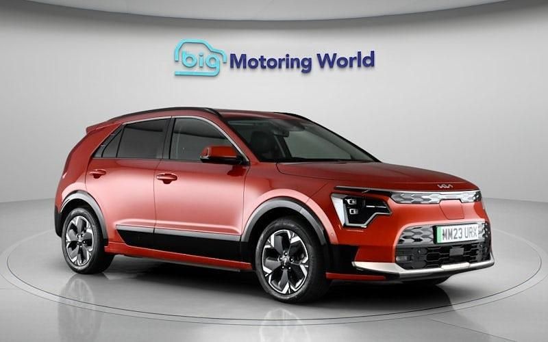 Used Kia Niro 150 kW (204 HP) 2023 Orange SUV