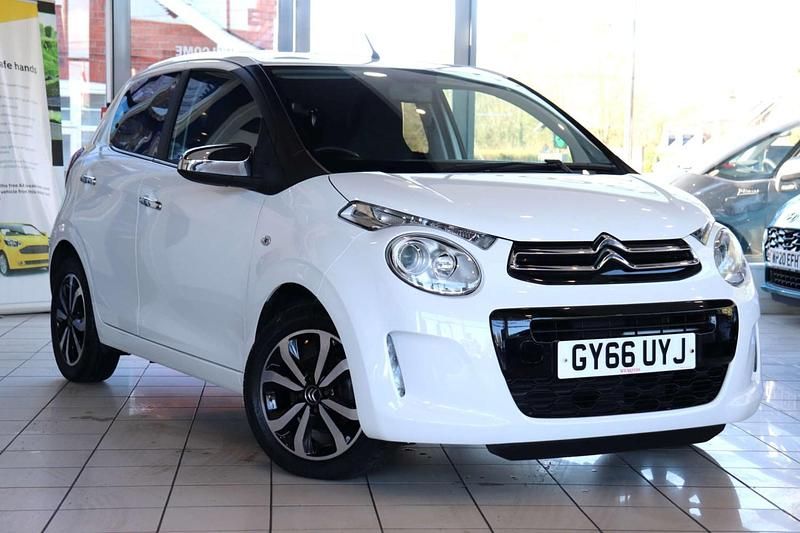 Used Citroën C1 Flair 68 HP (50 kW) 2016 White Hatchback