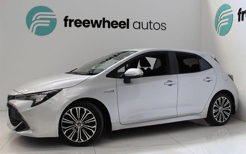 Gebraucht Toyota Corolla Design 122 PS (89 kW) 2022 Kleinwagen