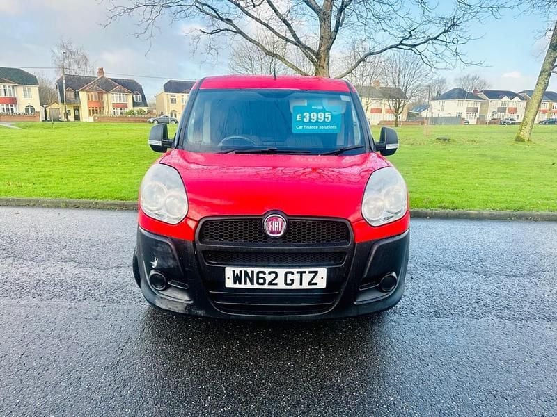 Used Fiat Doblò 89 HP (65 kW) 2013 Red MPV
