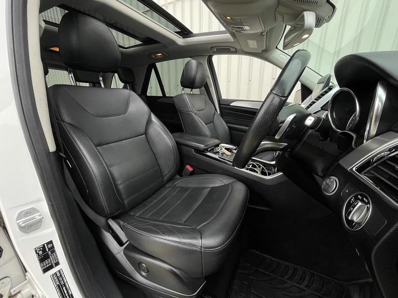 Used Mercedes GLE250 AMG Line Premium 204 HP (150 kW) 2017 White Estate