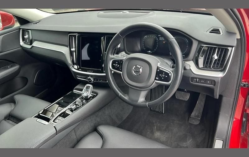 Used Volvo V60 Inscription 350 HP (257 kW) 2022 Red Estate