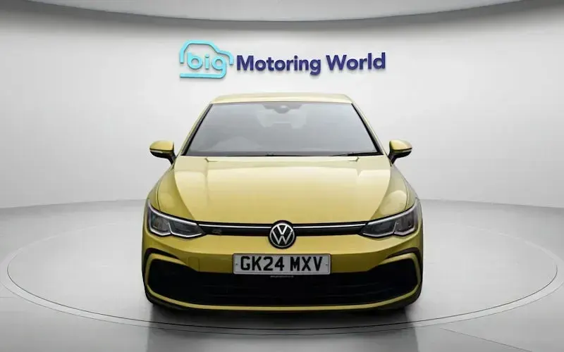 Used VW Golf VIII R-line 150 HP (110 kW) 2023 Yellow Hatchback