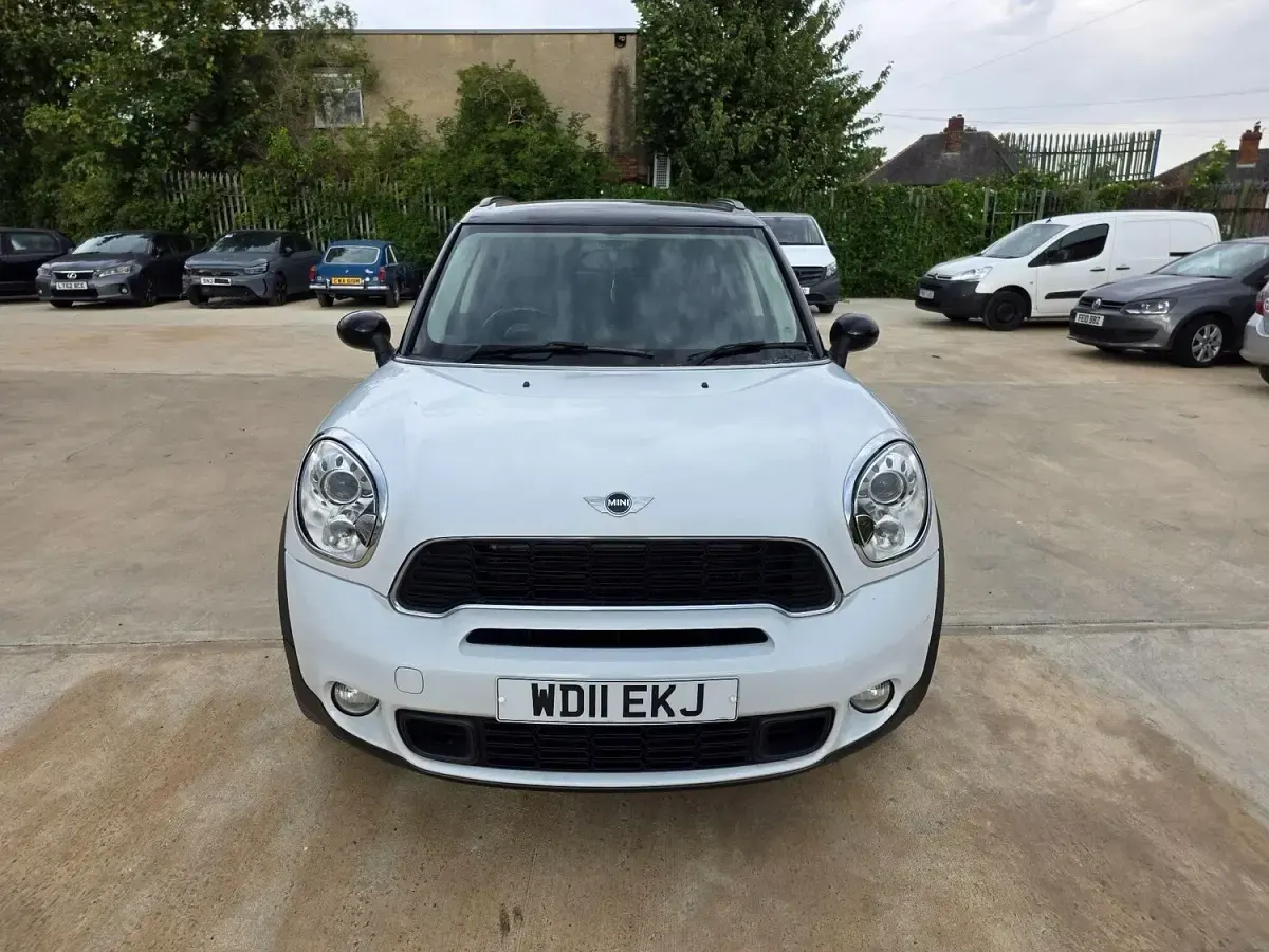 Used Mini Cooper S 2011 White Hatchback