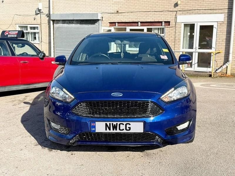 Used Ford Focus ST-Line 125 HP (91 kW) 2016 Blue Hatchback