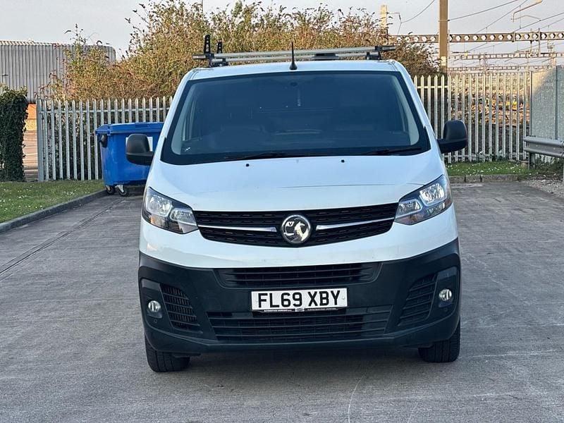 Used Vauxhall Vivaro Edition 100 HP (73 kW) 2019 White MPV