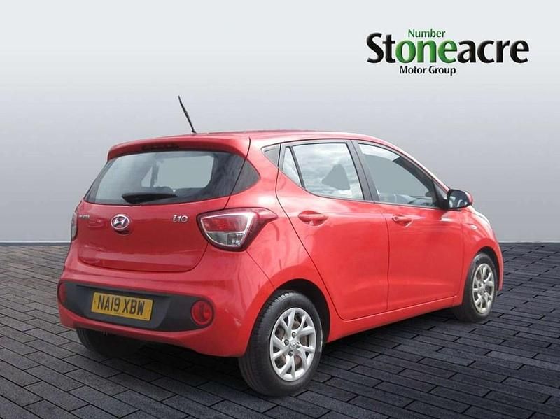 Used Hyundai i10 SE 87 HP (63 kW) 2019 Red Hatchback