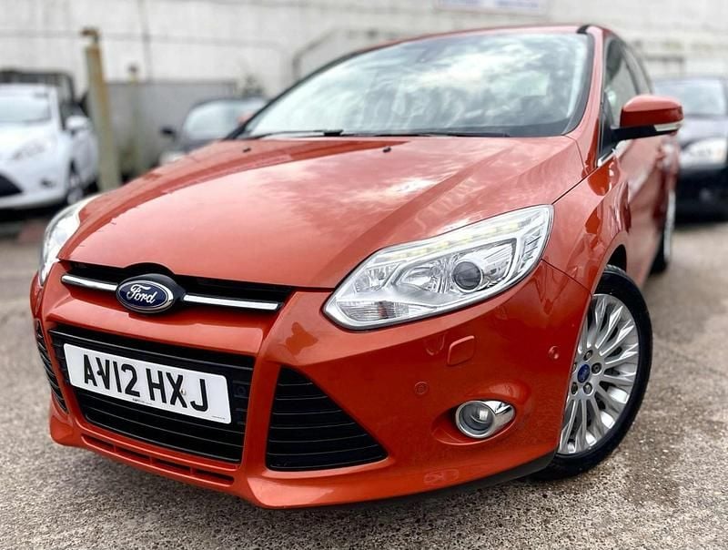 Used Ford Focus Titanium X 150 HP (110 kW) 2012 Red Hatchback