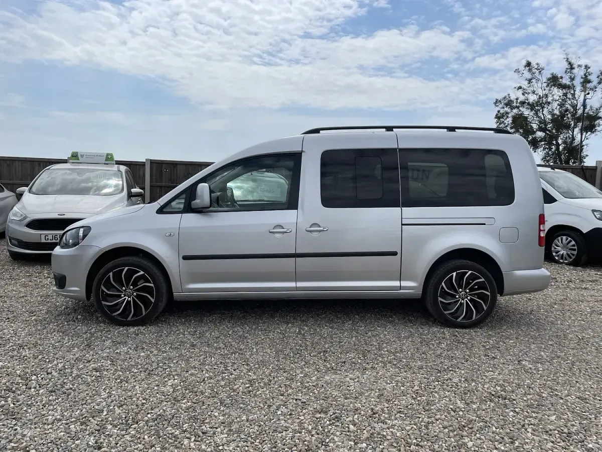 Used VW Caddy Maxi Life 102 HP (75 kW) 2015 Silver MPV