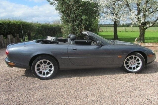 Used Jaguar XKR 370 HP (272 kW) 2002 Coupe
