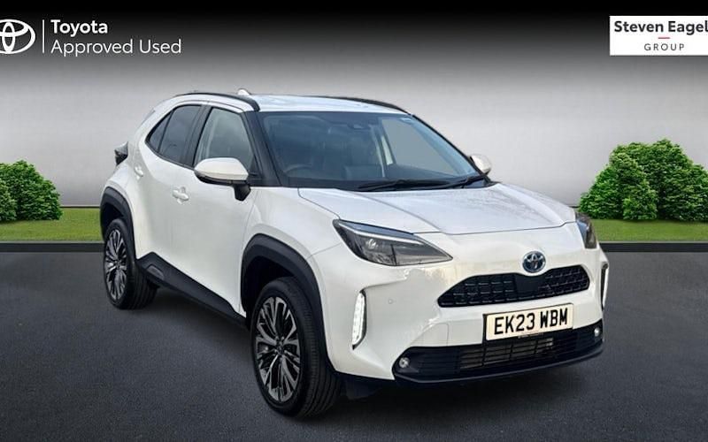 Used 2025 Toyota Yaris Hybrid Estate | £25,000 (Fair price) - Image 1/4