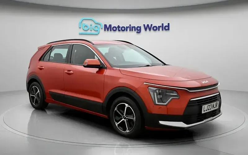 Used Kia Niro 182 HP (133 kW) 2023 Orange SUV