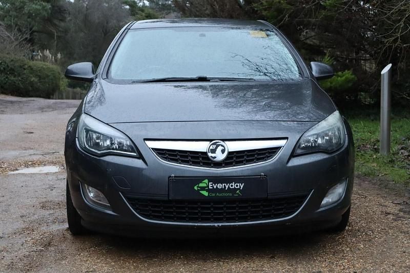Used Vauxhall Astra SRi 2011 Grey Hatchback