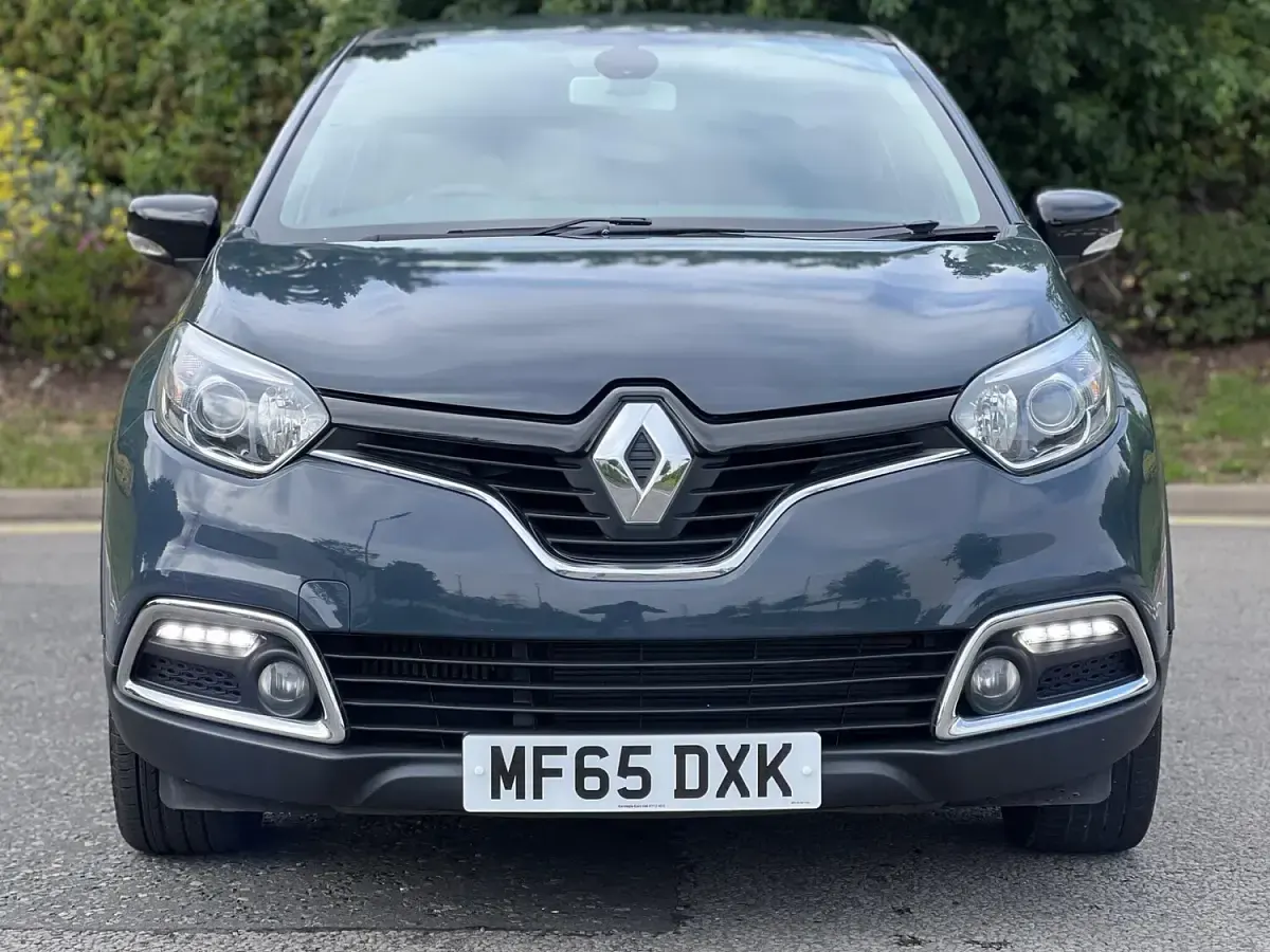 Used Renault Captur Dynamique 90 HP (66 kW) 2015 Blue SUV