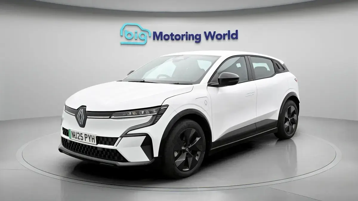 Used Renault Megane E-Tech Evolution 160 kW (218 HP) 2025 White Hatchback