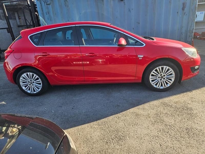 Used Vauxhall Astra Excite 2015 Red Hatchback