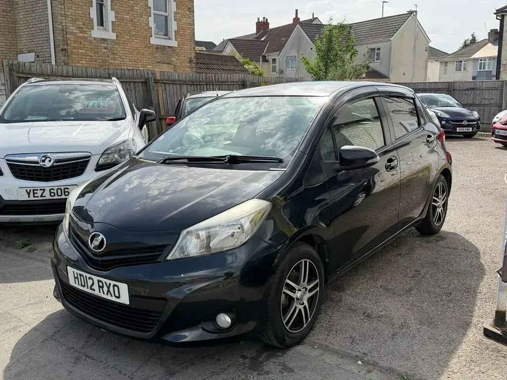 Used Toyota Vitz 2012 Black Hatchback