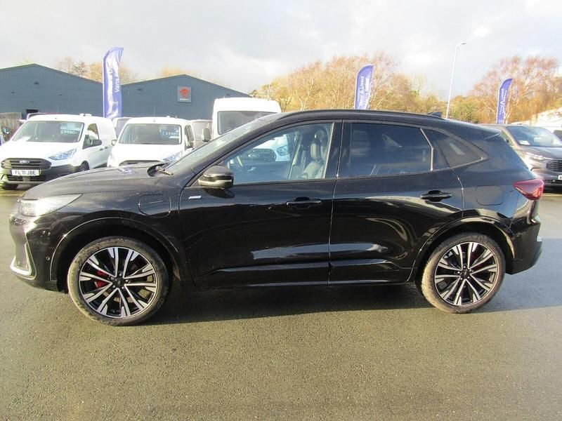 Usado Ford Kuga ST-Line X 2024 Negro SUV
