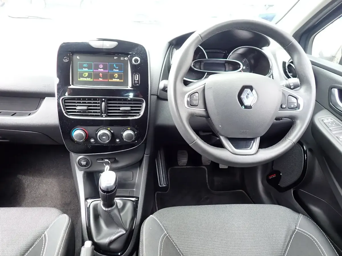 Used Renault Clio Iconic 90 HP (66 kW) 2019 Grey Hatchback