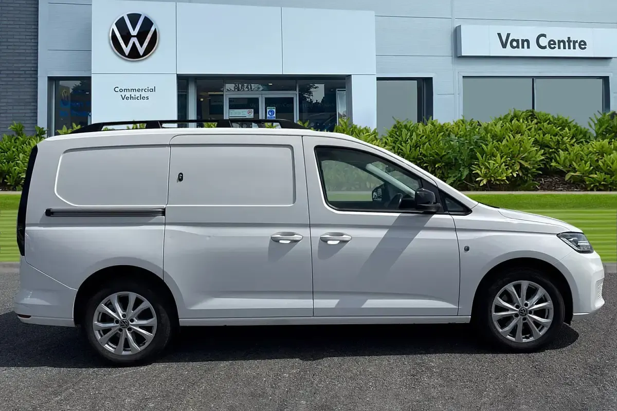Used VW Caddy Maxi Pro 122 HP (89 kW) 2021 White MPV