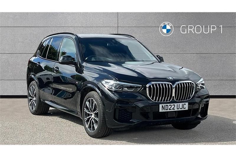 Black sapphire metallic paint Used 2022 BMW X5 M Sport SUV | £43,695 (Super price) - Image 1/4