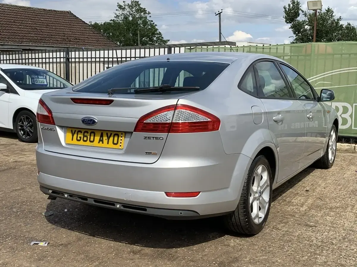 Used Ford Mondeo Zetec 2010 Silver Hatchback