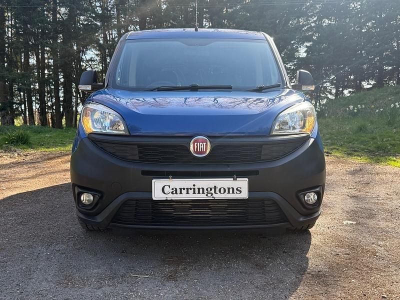 Used Fiat Doblò Active 2015 Blue MPV