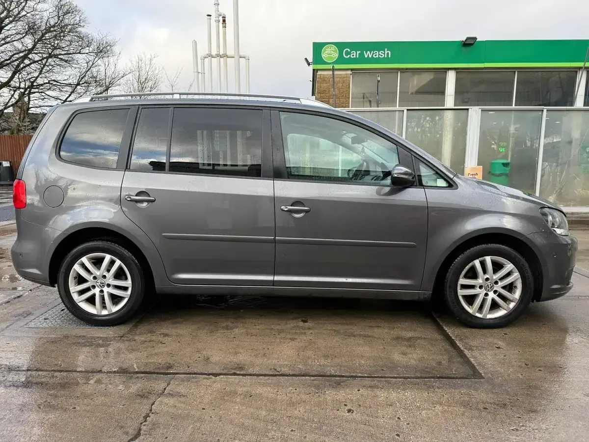 Used VW Touran SE 105 HP (77 kW) 2014 Grey MPV