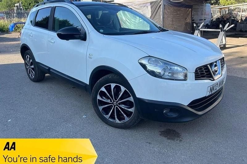 White Used 2013 Nissan Qashqai 360º SUV | £2,490 (Super price) - Image 1/1