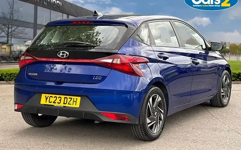 Używany Hyundai i20 SE 101 KM (74 kW) 2023 Niebieski Hatchback