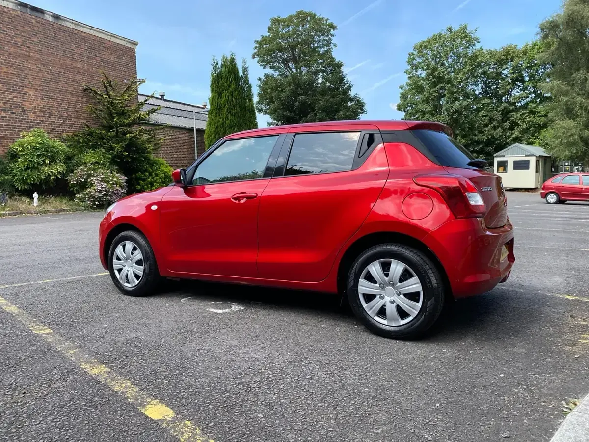 Used Suzuki Swift SZ3 90 HP (66 kW) 2018 Red Hatchback