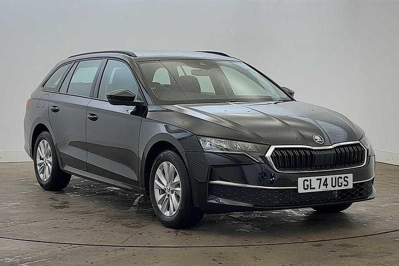 Black magic pearl effect New 2024 Skoda Octavia SE Technology Estate | £24,866 (Good price) - Image 1/4