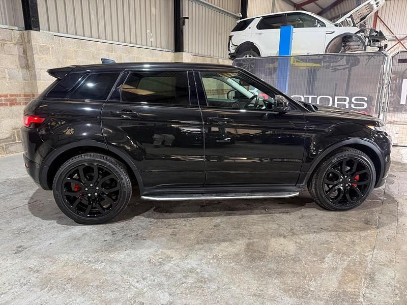Used Land Rover Range Rover evoque HSE Dynamic 180 HP (132 kW) 2017 Black Estate