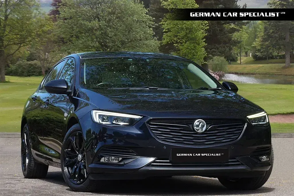 Second-hand Vauxhall Insignia Elite 2017 Albastru Hatchback