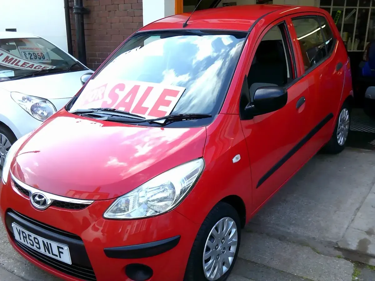 Used Hyundai i10 Classic 77 HP (56 kW) 2009 Red Hatchback