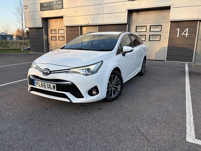 Used Toyota Avensis Business Edition 2015 White Estate