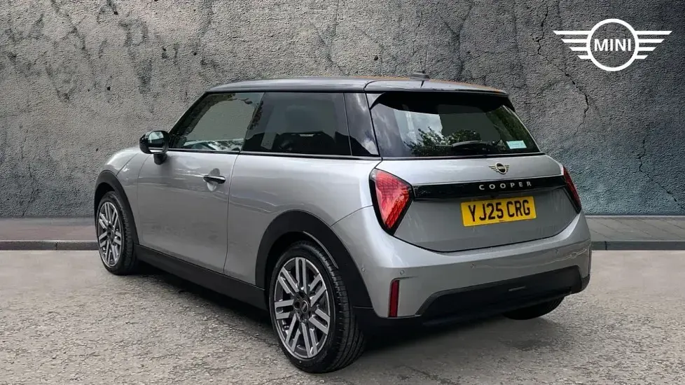 New Mini Cooper Hatch 113 kW (154 HP) 2025 Silver Hatchback