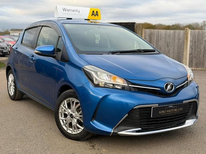 Blue Used 2015 Toyota Yaris Hatchback | £6,995 (Fair price) - Image 1/3