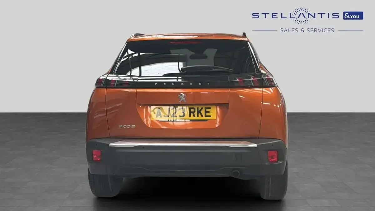 Used Peugeot 2008 Allure+ 100 HP (73 kW) 2023 Orange SUV