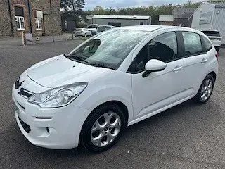 Begagnad Citroën C3 PureTech 2016 Vit Halvkombi