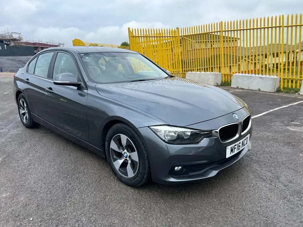 Begagnad BMW 320 Efficient Dynamics 2016 Grå Sedan