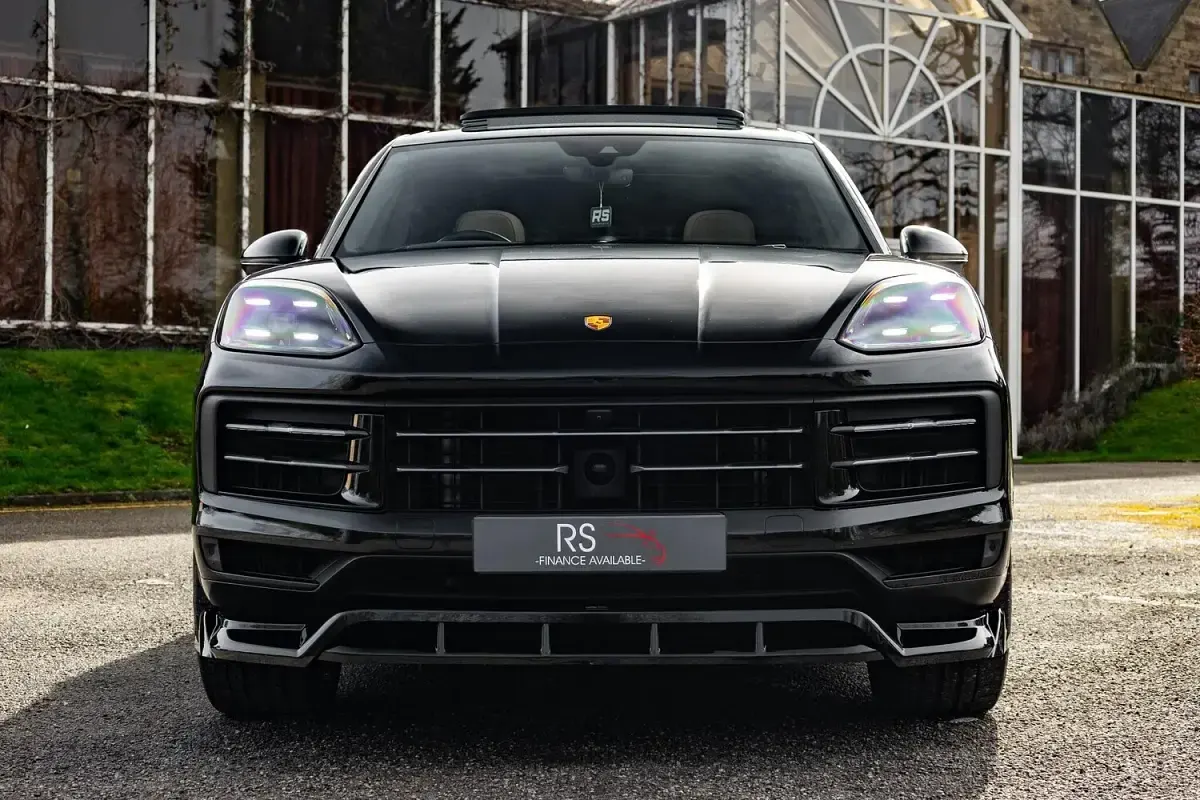Used Porsche Cayenne 470 HP (345 kW) 2024 Black SUV