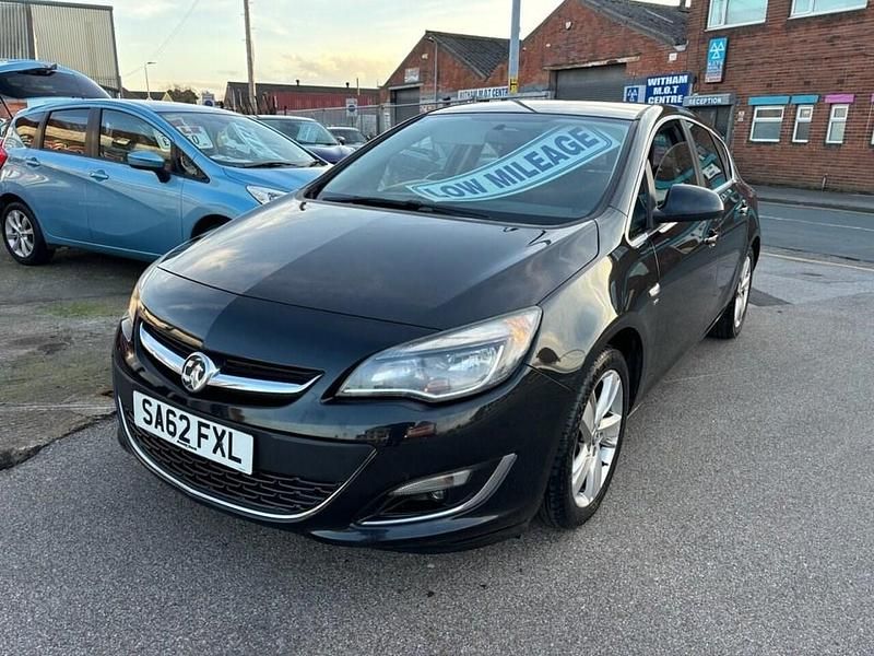 Used Vauxhall Astra SRi 115 HP (84 kW) 2012 Black Hatchback