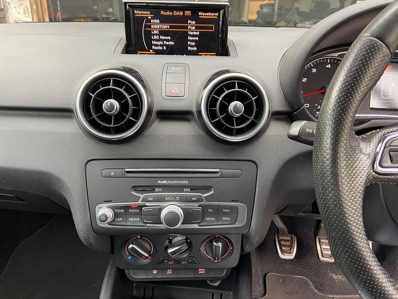 Begagnad Audi A1 S-Line 2015 Svart Halvkombi