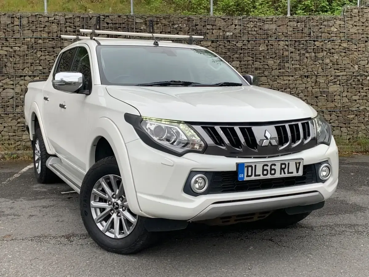 Used Mitsubishi L200 Warrior 181 HP (133 kW) 2016 White Pickup